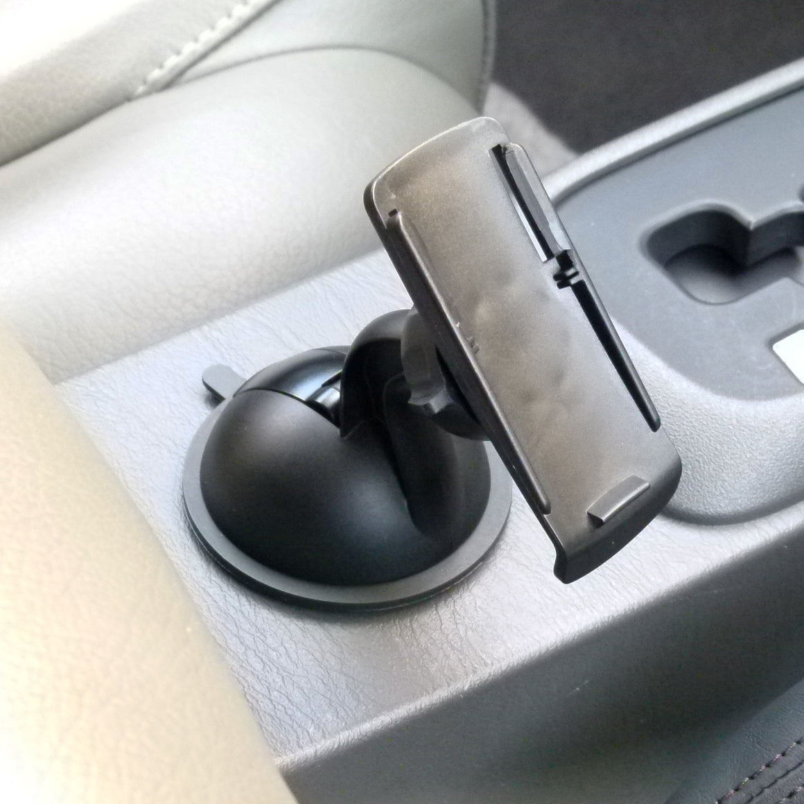 ZS Multisurface Car Mount for Garmin GPSMAP 62 (sku 30064)